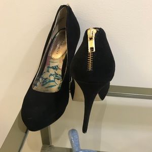 Steve Madden Black suede zipper pumps